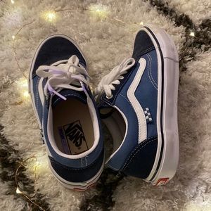 VANS Old Skool Shoe - US Women 7.5 / US Men 6.0